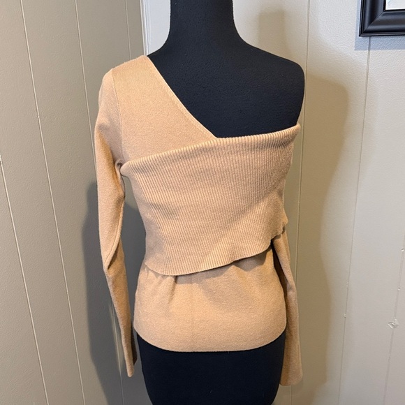 Line & Dot Women’s Small Off-the-Shoulder Camel Sweater - Picture 6 of 7